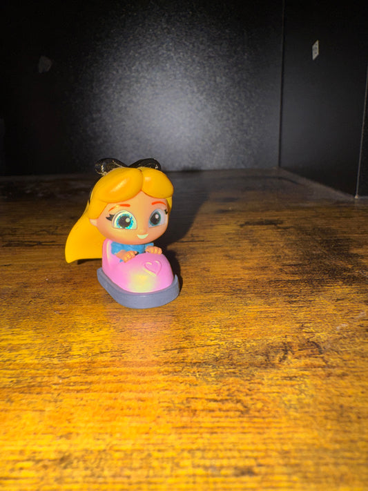 Alice in Car Doorable