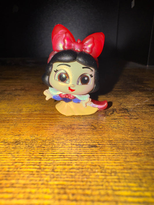 Snow White with Big Red Bow Doorable