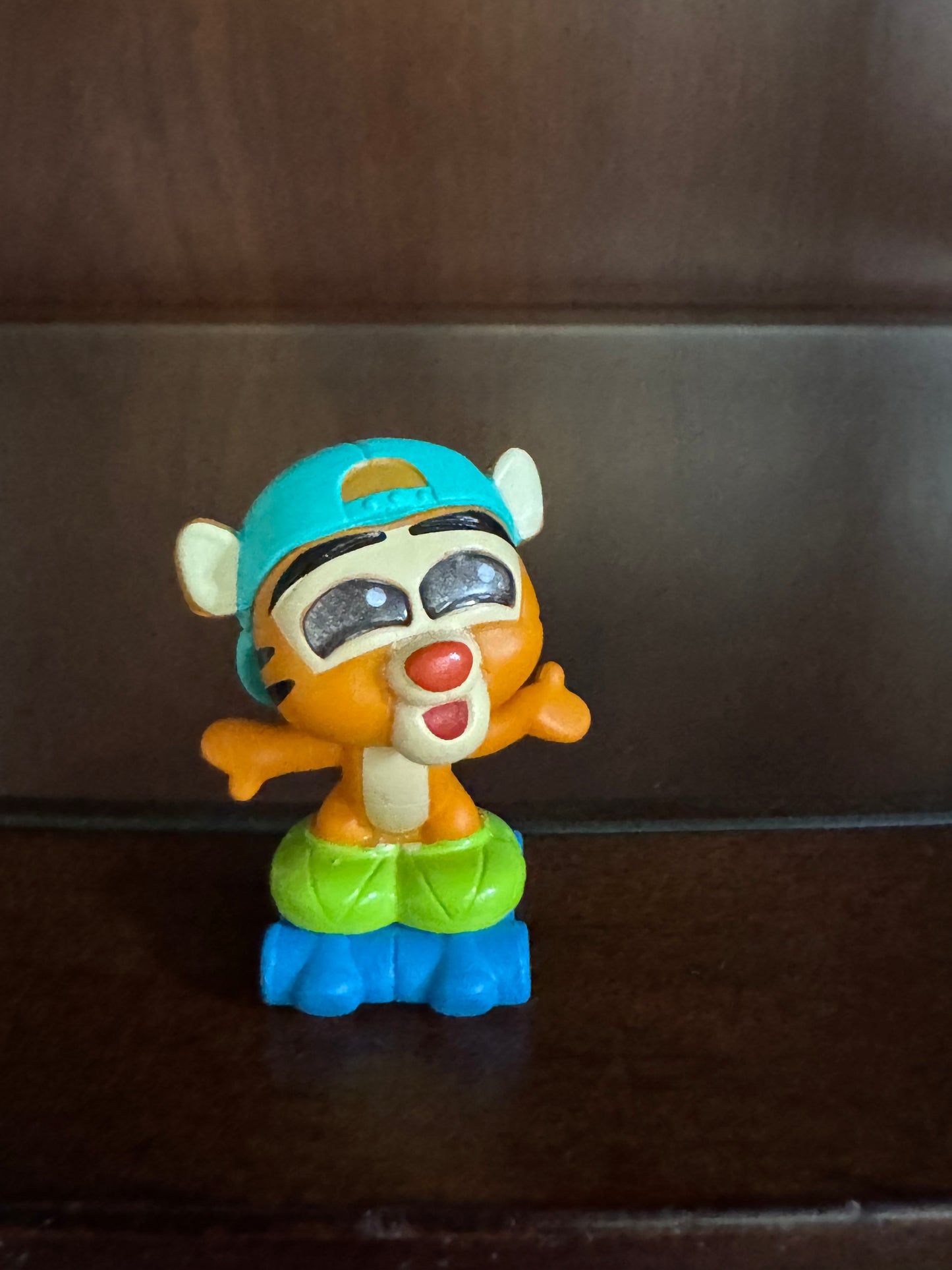 Tigger on Skates Doorable